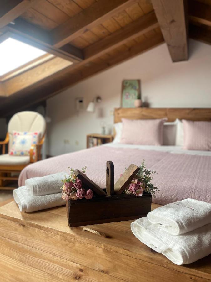La Casa De Las Flores De El Hornillo Екстериор снимка
